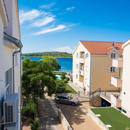 One Bedroom With Sea View Daire Srima